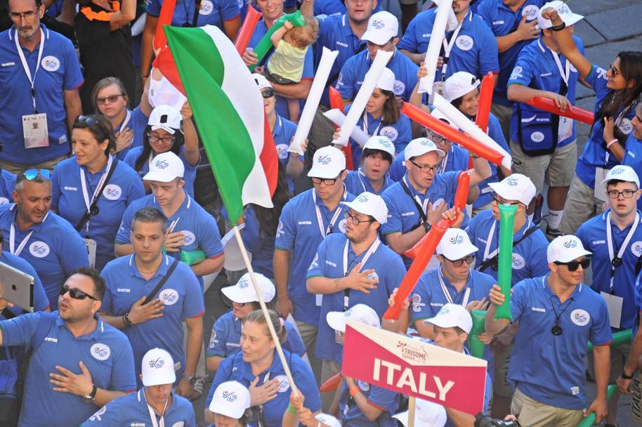 La sfilata degli atleti italiani. Ansa